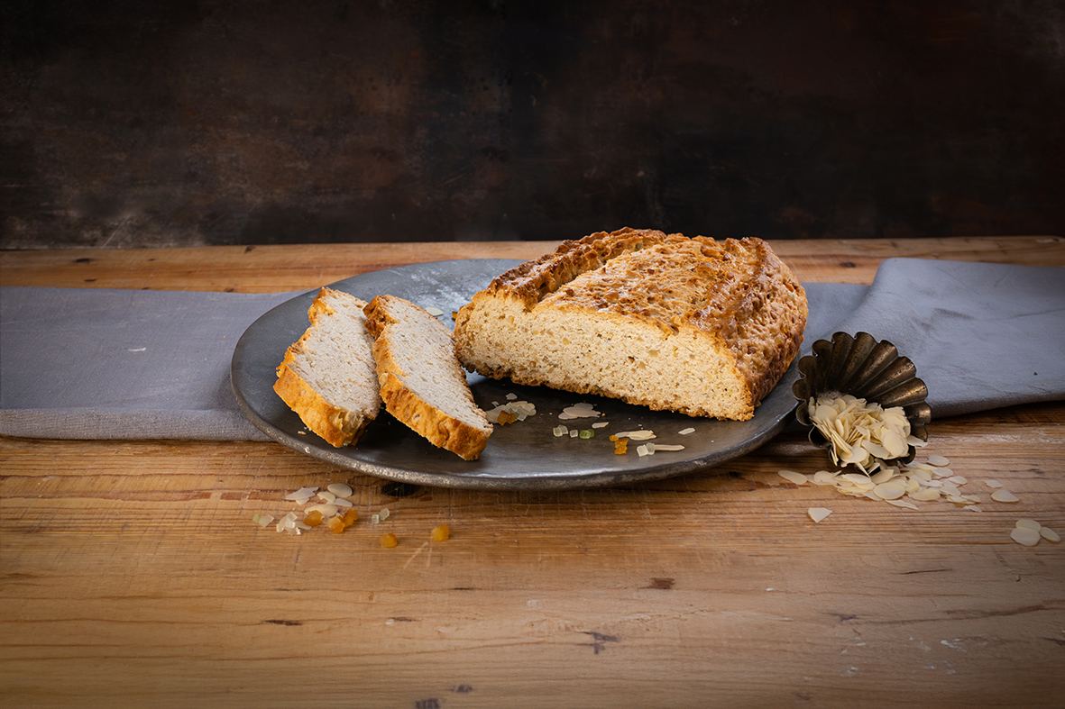 Mandelstollen ohne Dekor