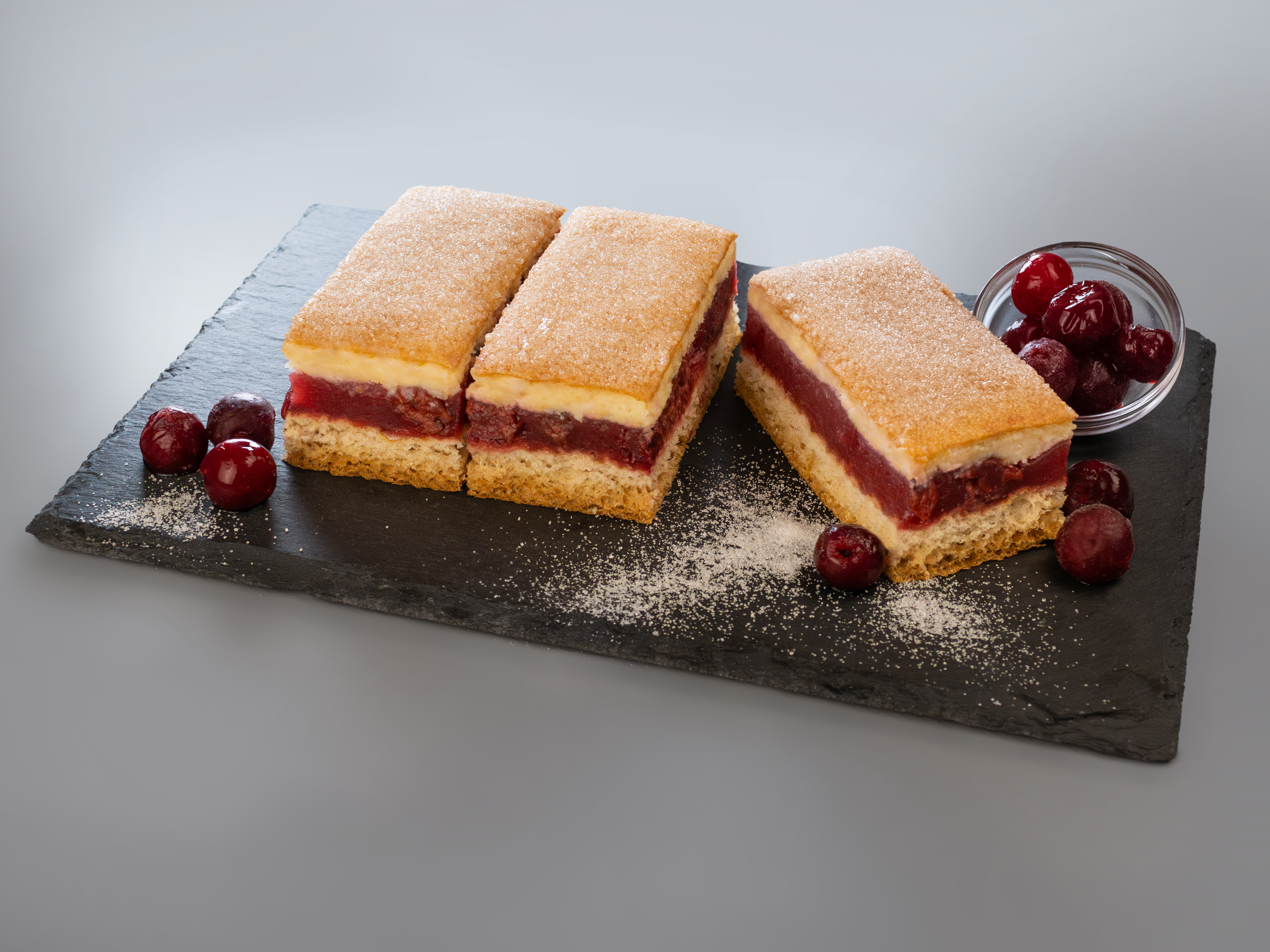 Kirschkuchen mit Eierschecke