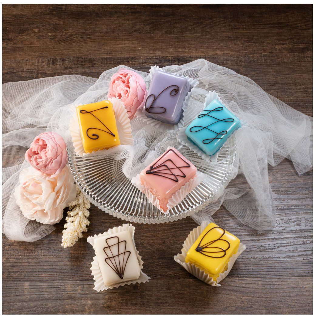 Petit fours