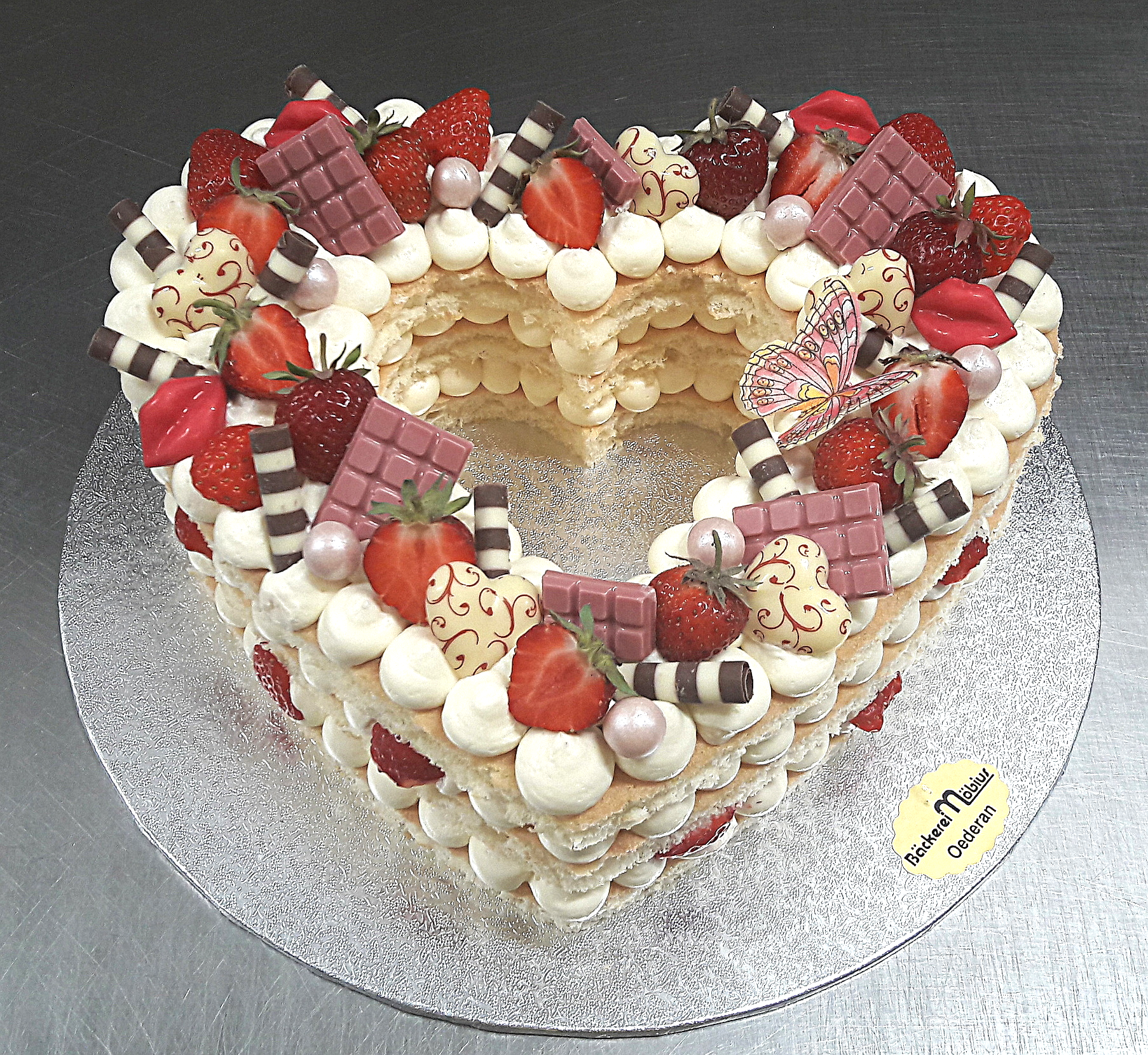 G61 Letter Cake