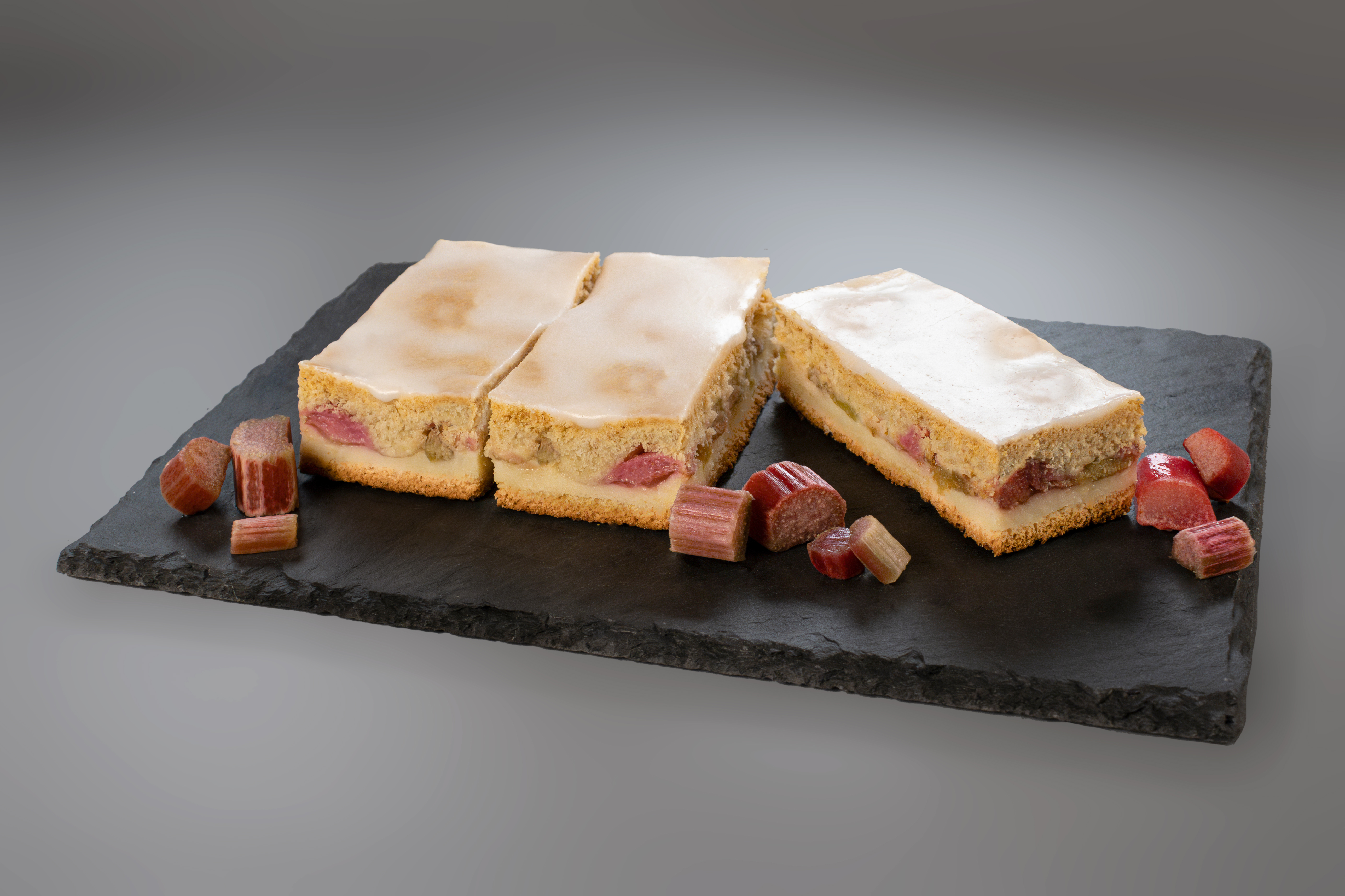 Rhabarberkuchen mit Decke - nicht dauerhaft im Sortiment