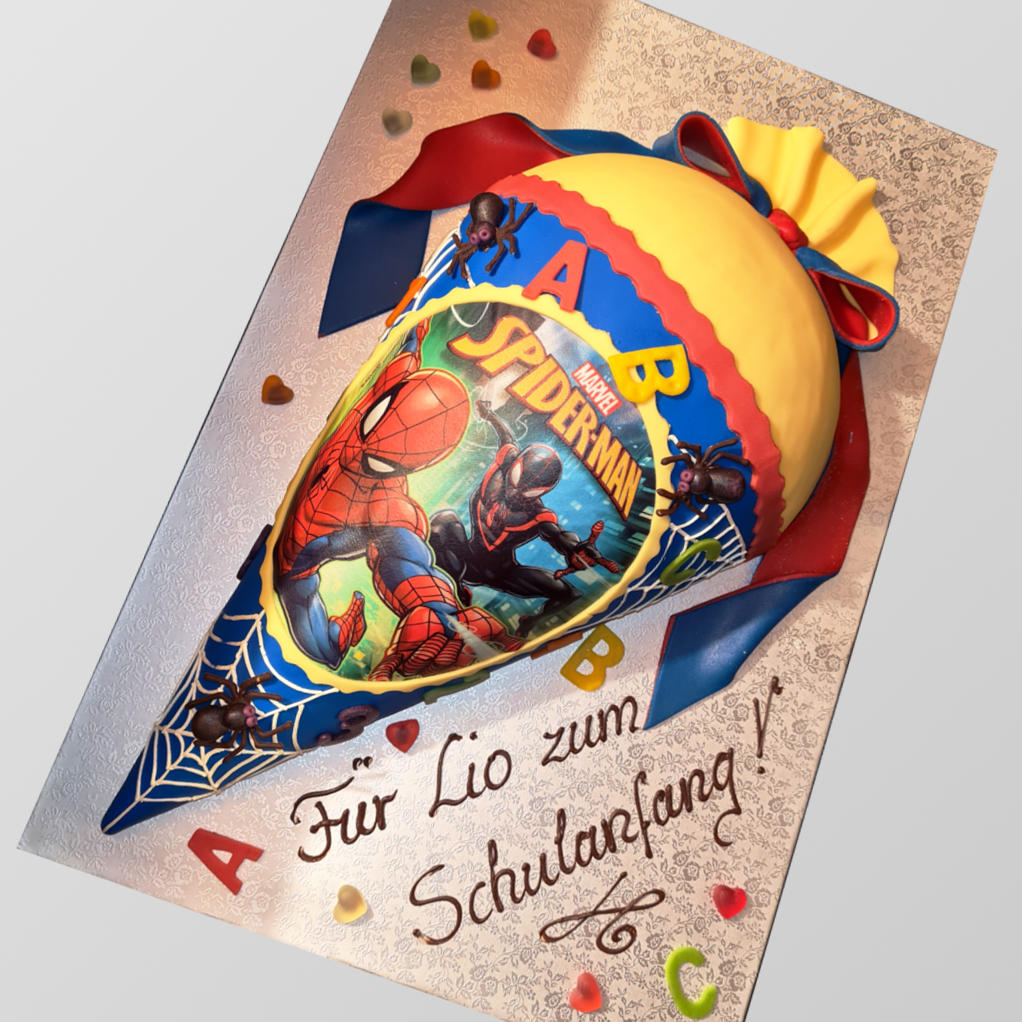 SA27 Zuckertütentorte mit Motiv "Spiderman"