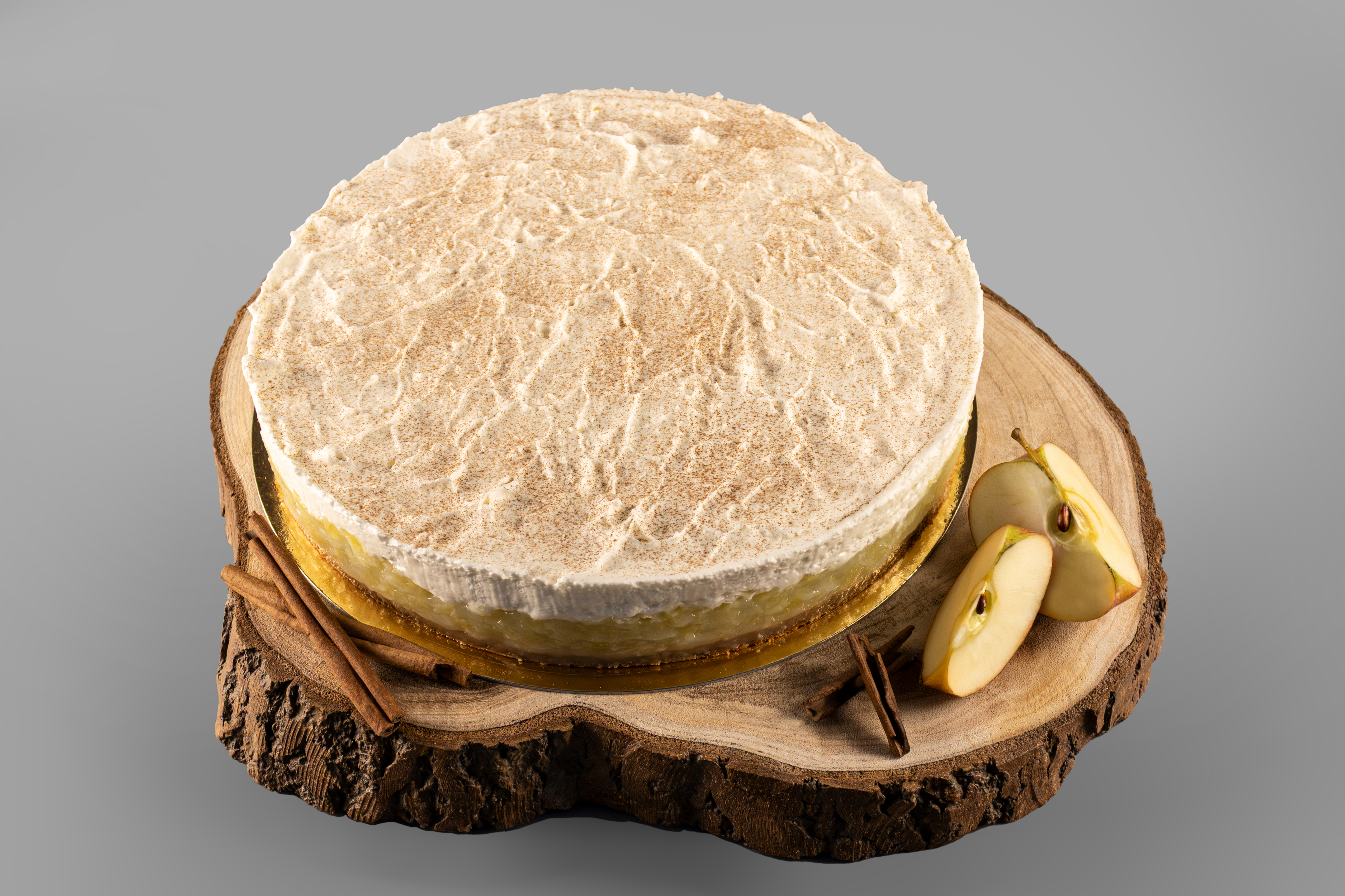 Apfeltorte mit Sahne