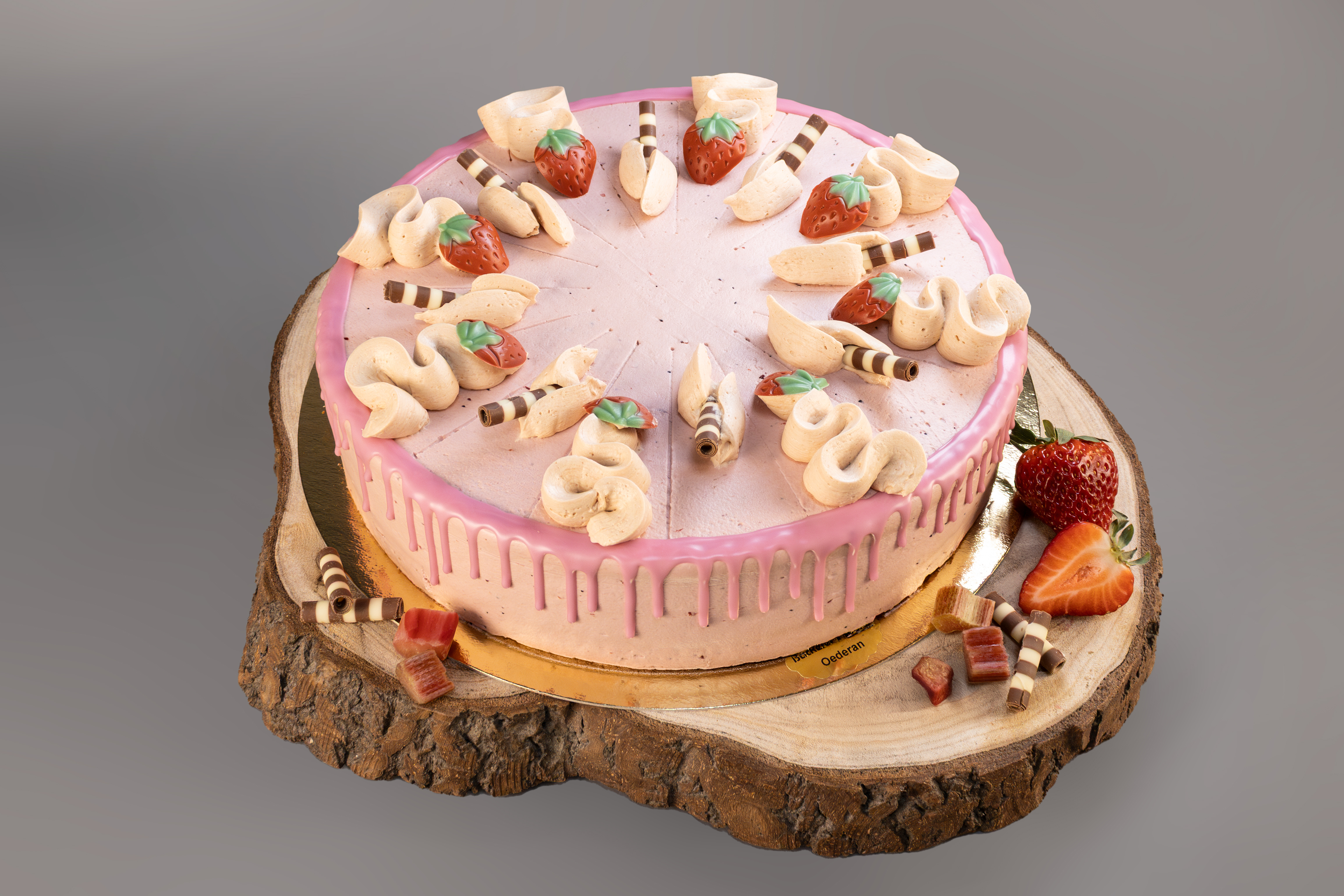 Erdbeer-Rhabarberkrem-Torte