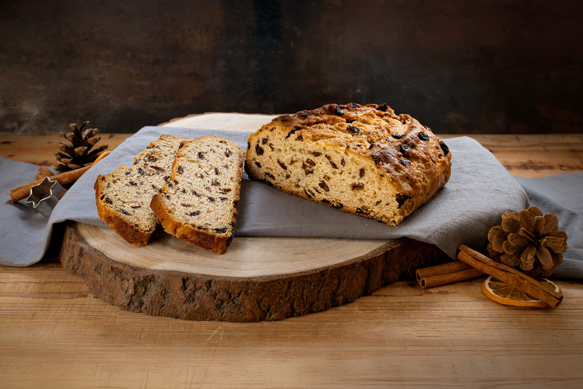 Rosinenstollen ohne Dekor